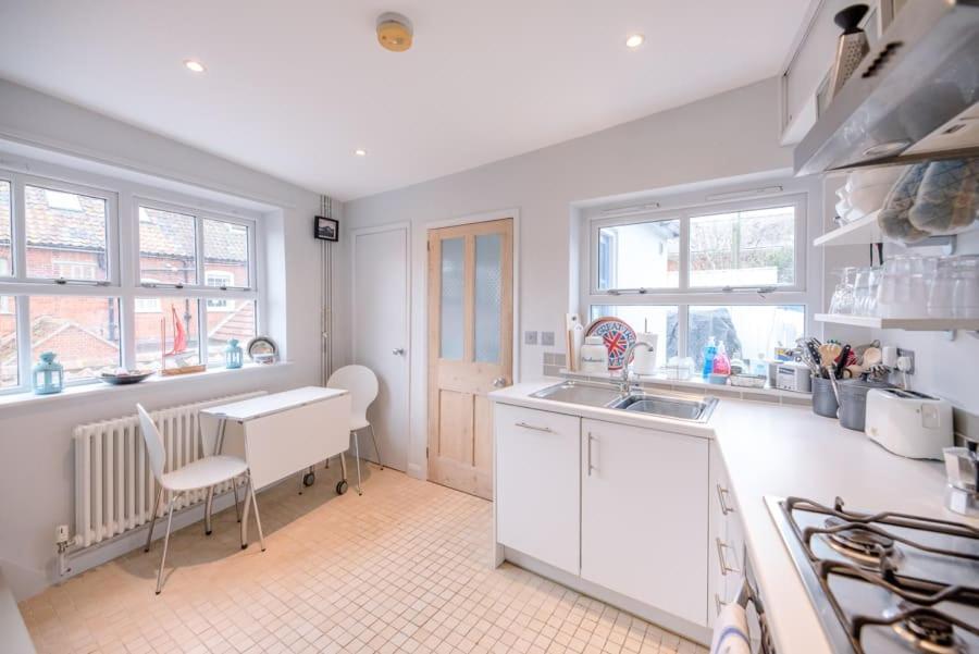 6 West Lane In Aldeburgh - Beautiful Cottage Near High Street Екстериор снимка